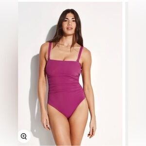 KNIX NWT 
S+
Sculpt Ruched One Piece Swimsuit